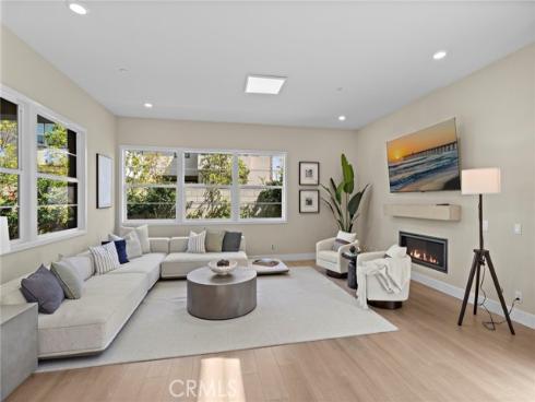 77  Pelican  , Irvine, CA