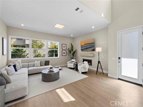77  Pelican  , Irvine, CA