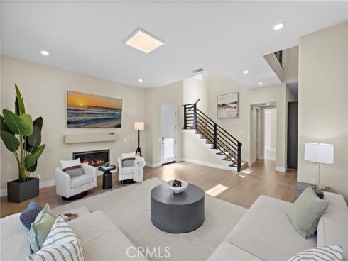 77  Pelican  , Irvine, CA