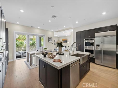 77  Pelican  , Irvine, CA