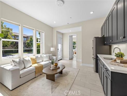 77  Pelican  , Irvine, CA