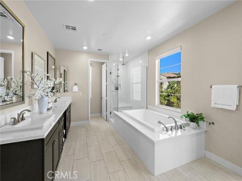 77  Pelican  , Irvine, CA