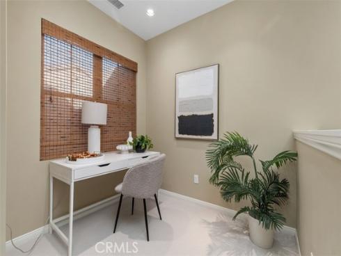 204  Overbrook  , Irvine, CA