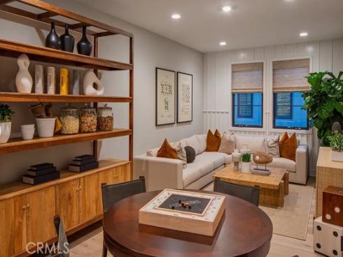 404 Milpas , Irvine, CA