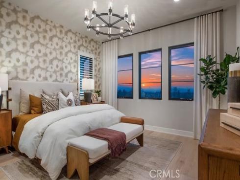 404 Milpas , Irvine, CA