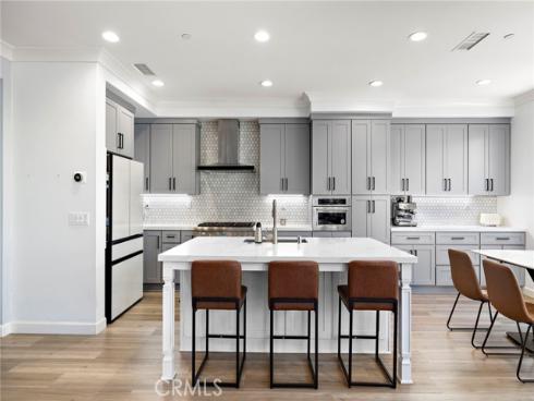 85 Rembrandt , Irvine, CA