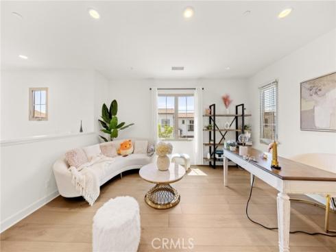 63 Navajo , Irvine, CA