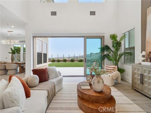 111  Sunnyslope  , Irvine, CA