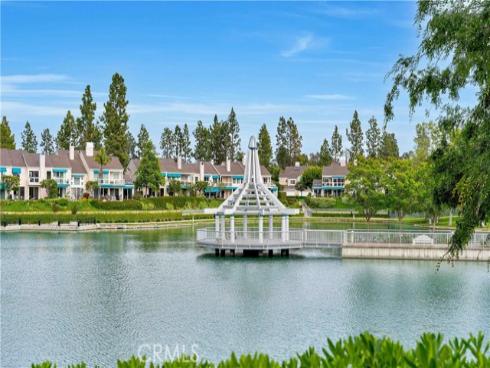 13  Hollowglen  , Irvine, CA
