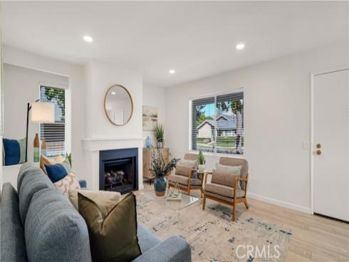 13  Hollowglen  , Irvine, CA