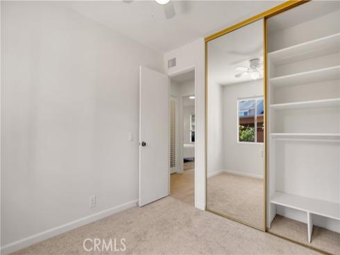 13  Hollowglen  , Irvine, CA