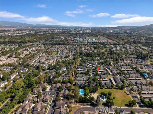 13  Hollowglen  , Irvine, CA