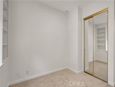 13  Hollowglen  , Irvine, CA