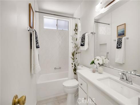 13  Hollowglen  , Irvine, CA