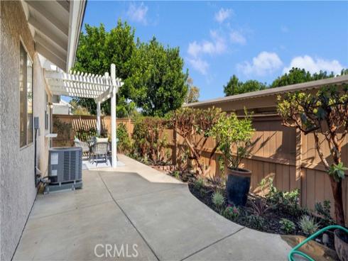 13  Hollowglen  , Irvine, CA