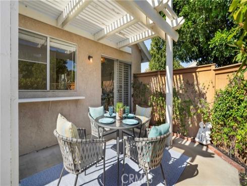 13  Hollowglen  , Irvine, CA