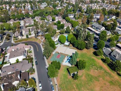 13  Hollowglen  , Irvine, CA