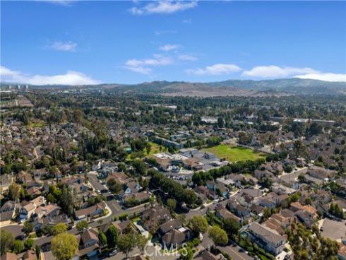 13  Hollowglen  , Irvine, CA