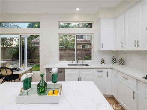 9 Oakhurst , Irvine, CA