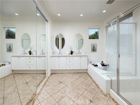 9 Oakhurst , Irvine, CA
