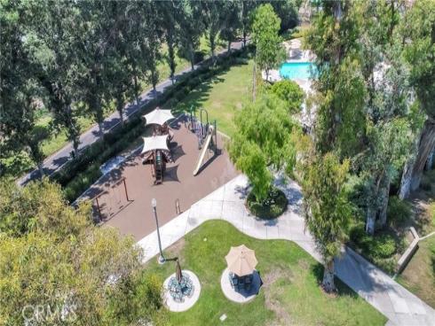 9 Oakhurst , Irvine, CA