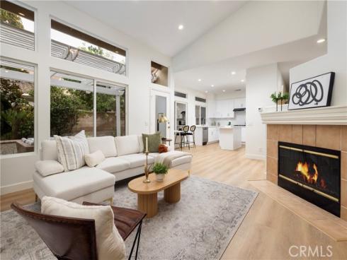 9 Oakhurst , Irvine, CA