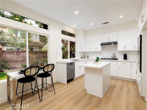 9 Oakhurst , Irvine, CA