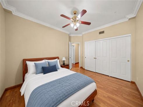 32 Laurelwood , Irvine, CA
