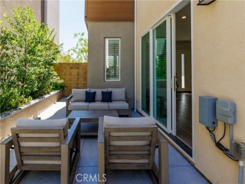 323  Sawbuck  , Irvine, CA