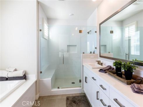 323  Sawbuck  , Irvine, CA