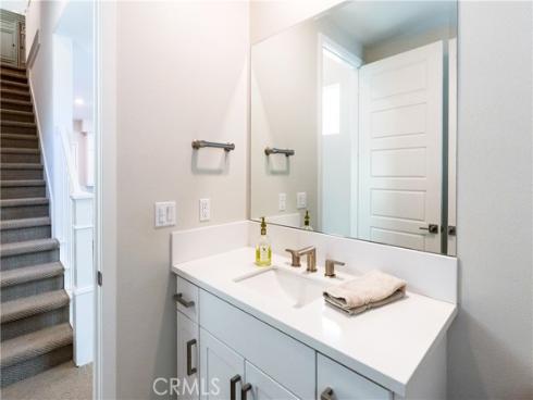 323  Sawbuck  , Irvine, CA