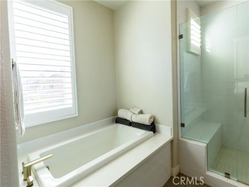 323  Sawbuck  , Irvine, CA
