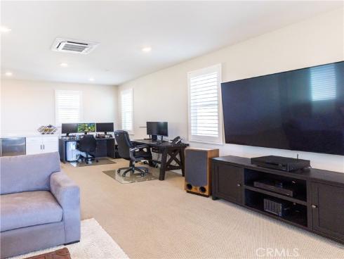 323  Sawbuck  , Irvine, CA