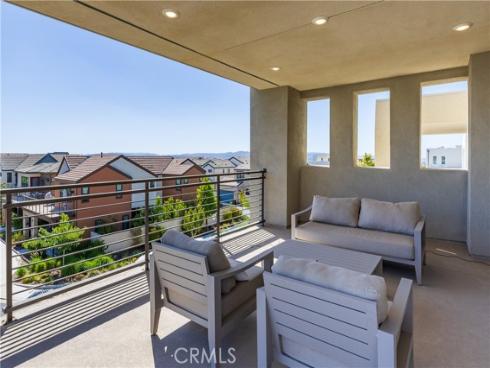 323  Sawbuck  , Irvine, CA