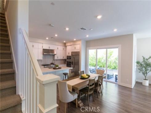 323  Sawbuck  , Irvine, CA