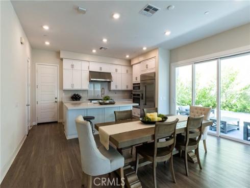323  Sawbuck  , Irvine, CA