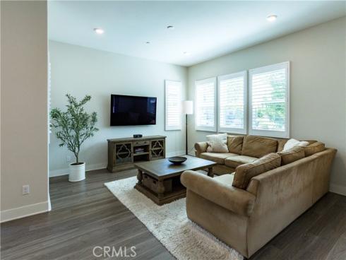 323  Sawbuck  , Irvine, CA