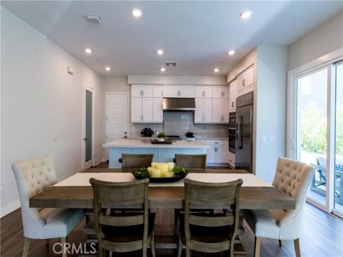 323  Sawbuck  , Irvine, CA
