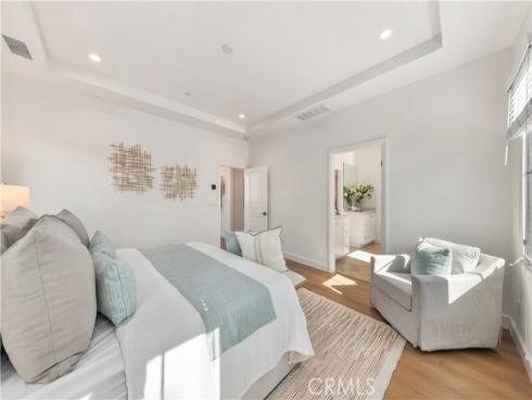 68 Meander , Irvine, CA