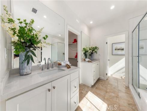 68 Meander , Irvine, CA