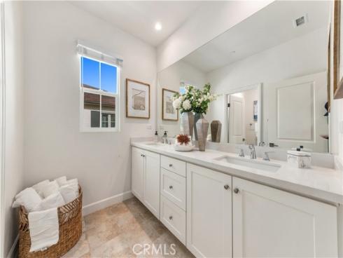 68 Meander , Irvine, CA