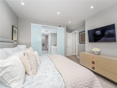 3043 Scholarship , Irvine, CA