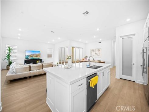 505  Durant  , Irvine, CA