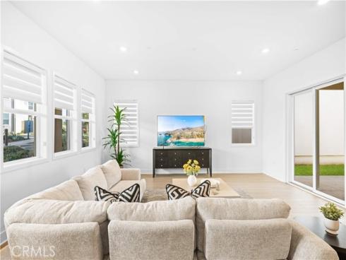505  Durant  , Irvine, CA