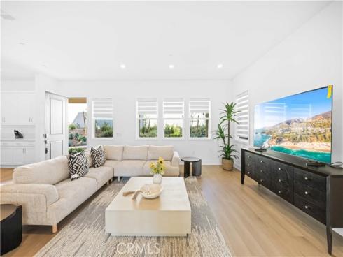 505  Durant  , Irvine, CA