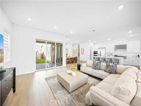 505  Durant  , Irvine, CA