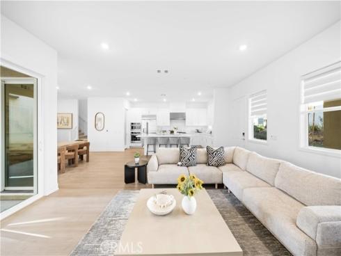 505  Durant  , Irvine, CA