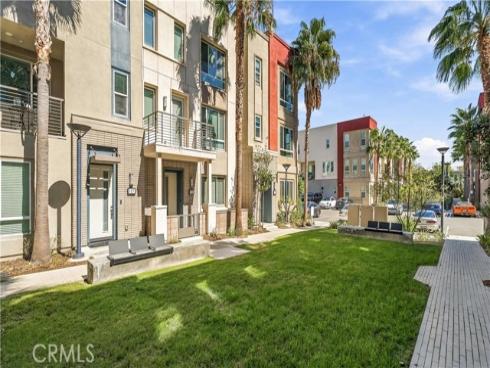131  Citysquare  , Irvine, CA