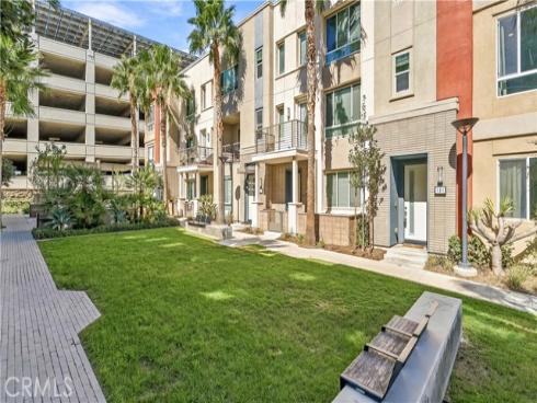 131  Citysquare  , Irvine, CA