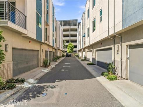 131  Citysquare  , Irvine, CA